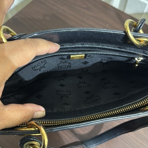 MCM Shouder Bag in leather - Picture 8 of 10